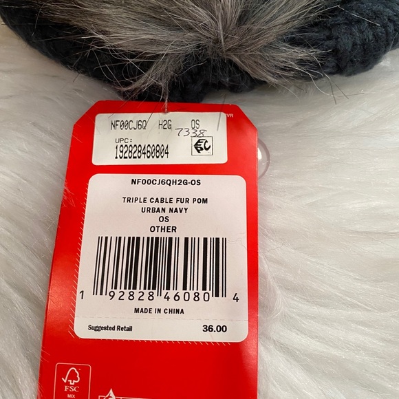 Women’s North Face Knit Hat - Picture 4 of 4